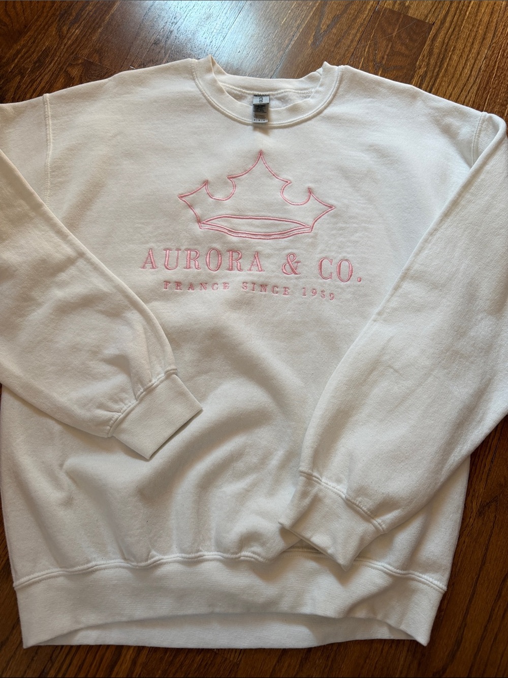 Aurora & Co embroidered crewneck sweatshirt - size M
